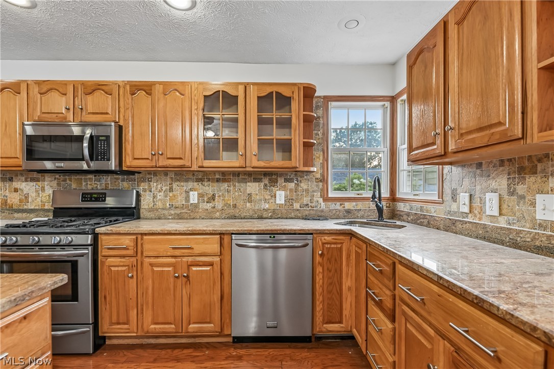 2145 Overland Avenue NE Warren OH 44483