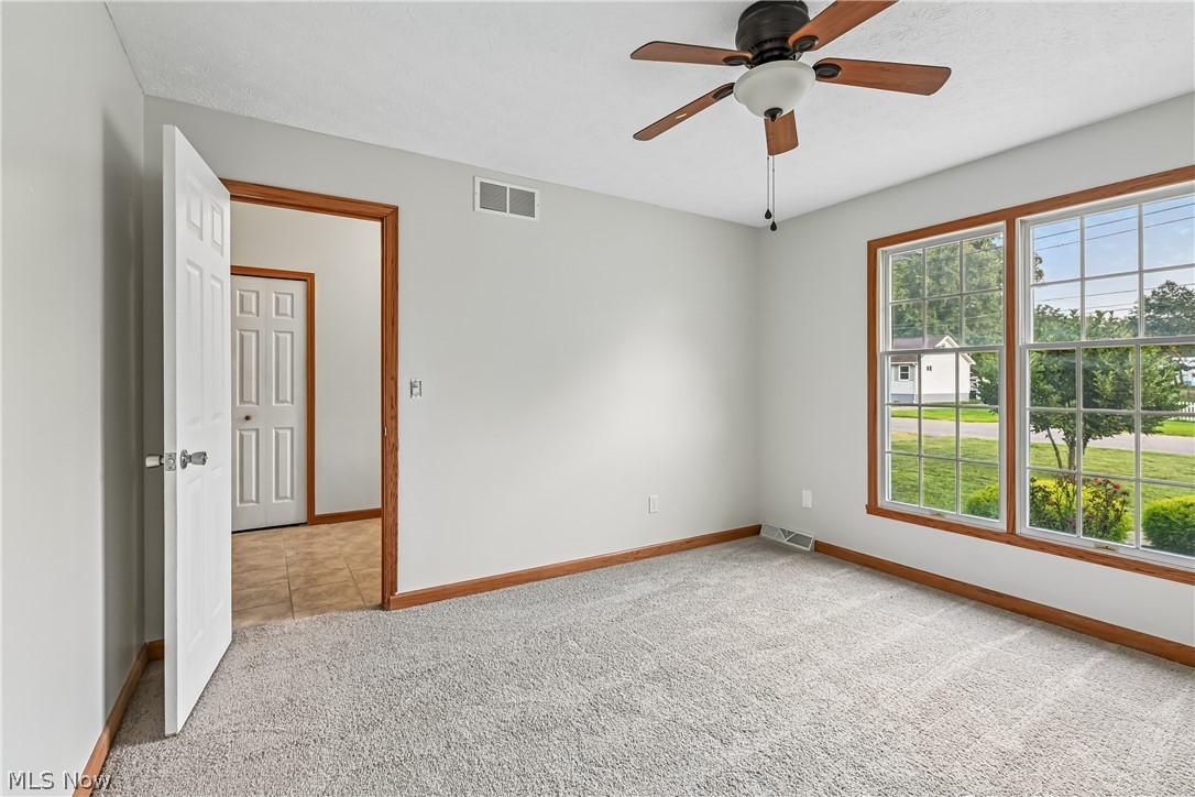 2145 Overland Avenue NE Warren OH 44483