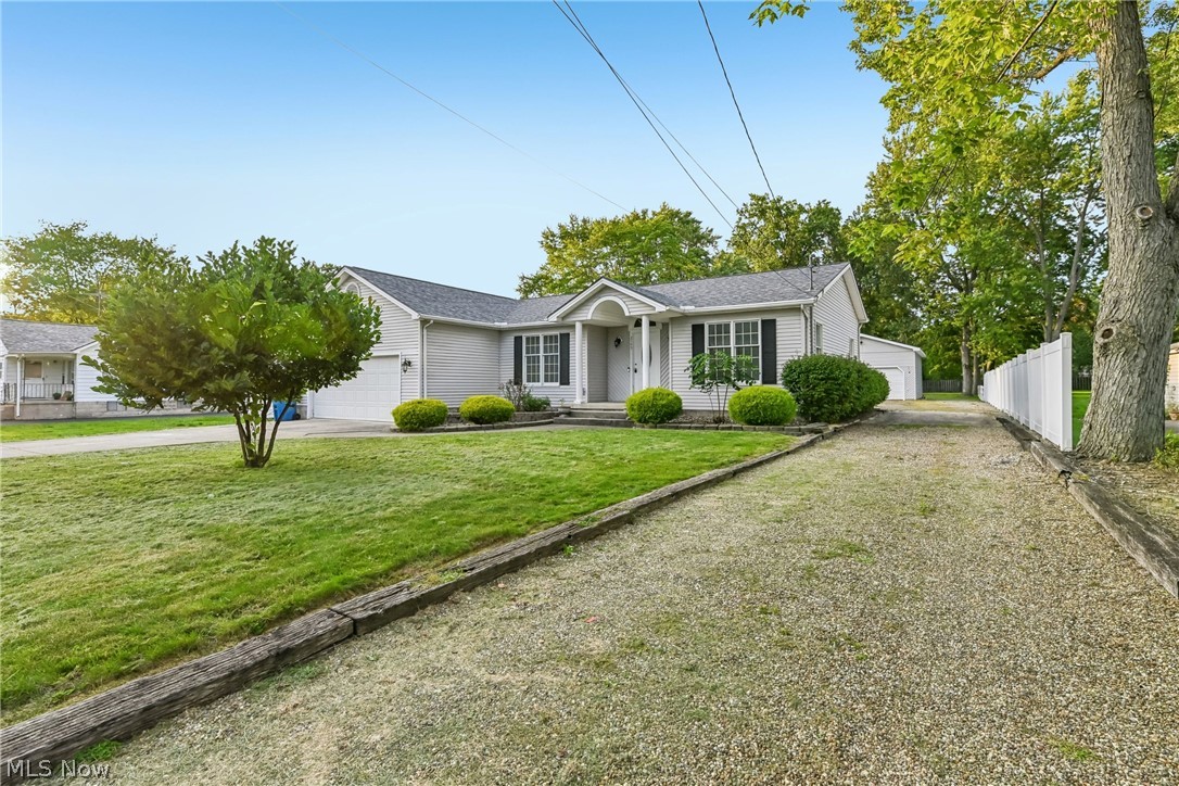 2145 Overland Avenue NE Warren OH 44483