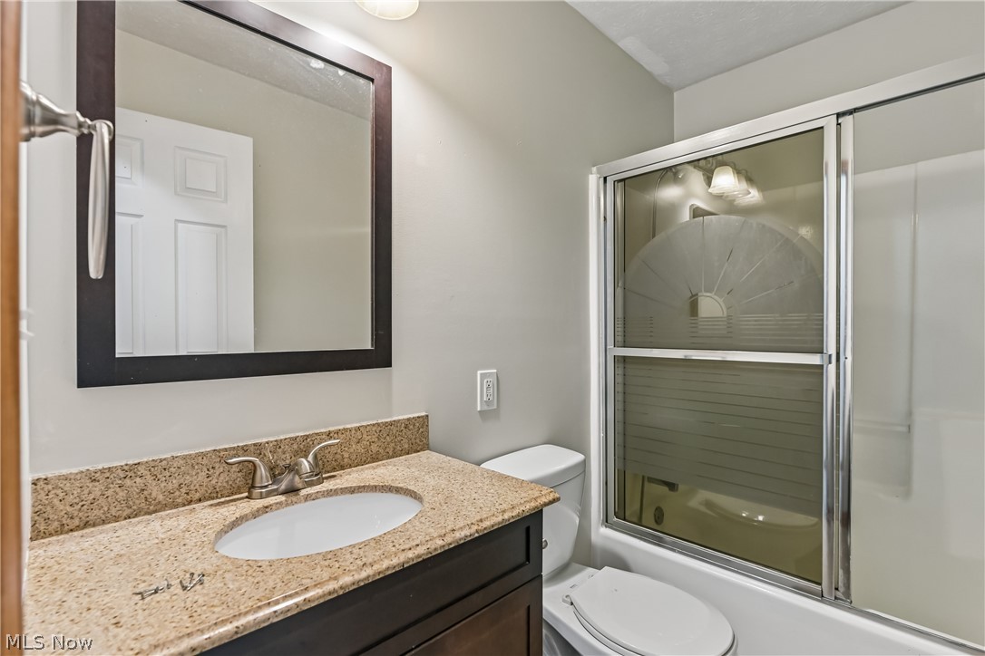 2145 Overland Avenue NE Warren OH 44483
