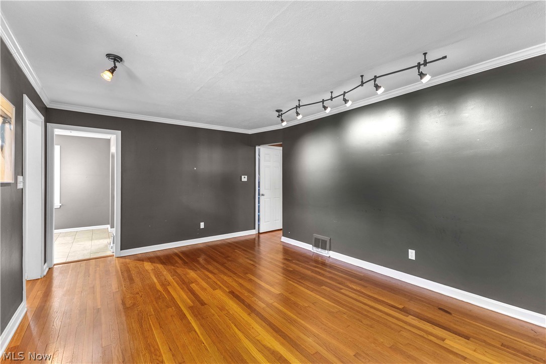28011 Sites Road Bay Village OH 44140