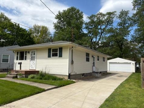 852 Manitou Avenue Akron OH 44305