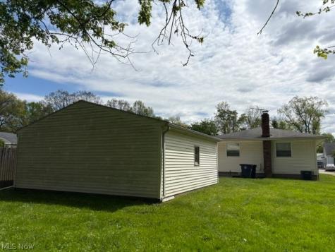 852 Manitou Avenue Akron OH 44305