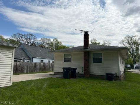 852 Manitou Avenue Akron OH 44305