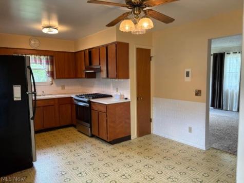 852 Manitou Avenue Akron OH 44305