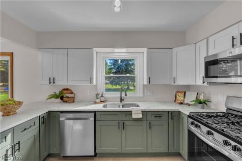 10711 Meadowbrook Drive Parma Heights OH 44130