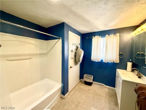 79 W Grace Street Bedford OH 44146