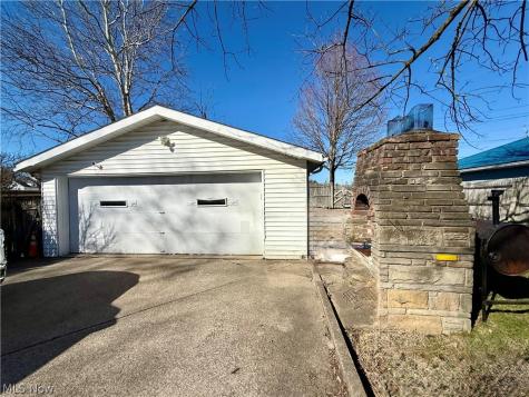 79 W Grace Street Bedford OH 44146
