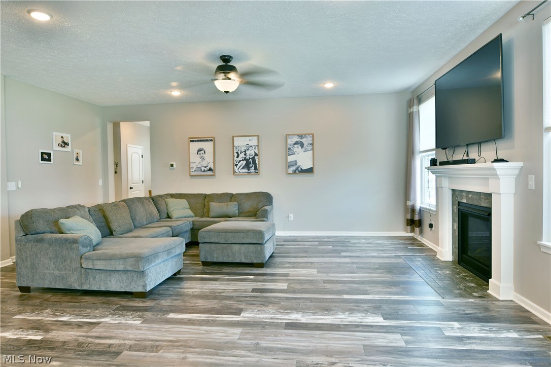 987 Hawkin Lane Aurora OH 44202