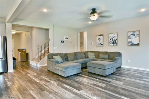 987 Hawkin Lane Aurora OH 44202