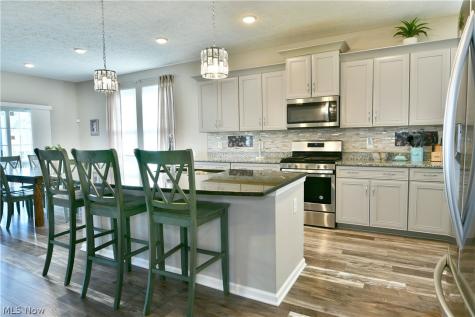 987 Hawkin Lane Aurora OH 44202