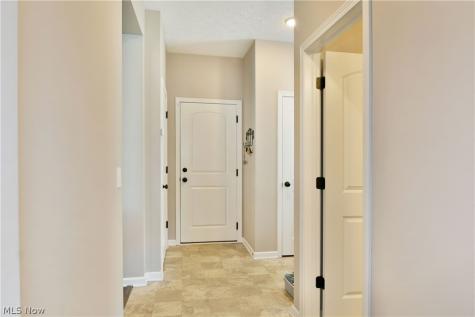 987 Hawkin Lane Aurora OH 44202