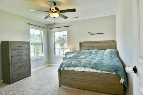 987 Hawkin Lane Aurora OH 44202
