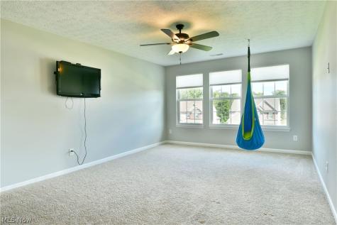 987 Hawkin Lane Aurora OH 44202
