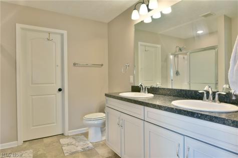 987 Hawkin Lane Aurora OH 44202