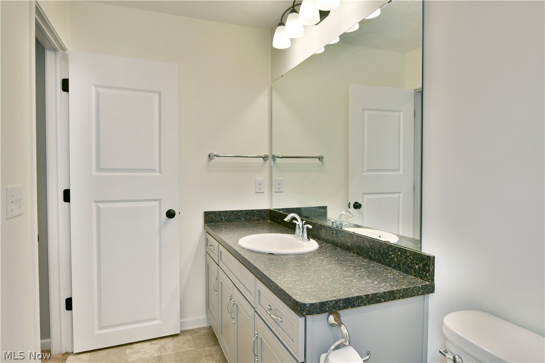 987 Hawkin Lane Aurora OH 44202