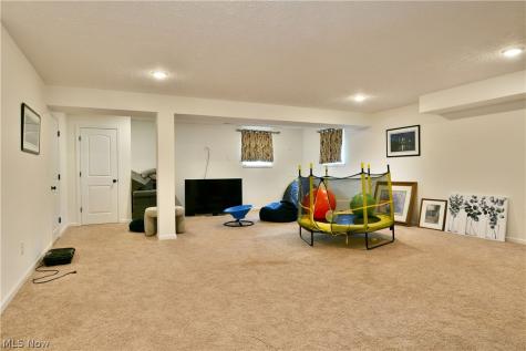 987 Hawkin Lane Aurora OH 44202