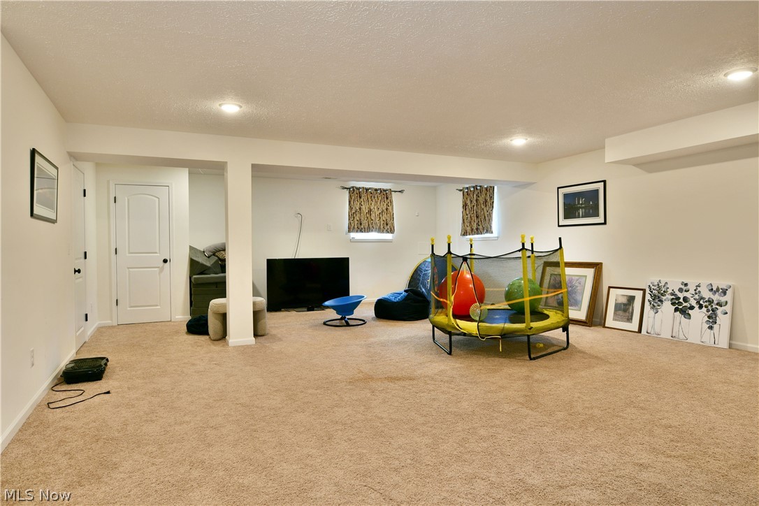 987 Hawkin Lane Aurora OH 44202
