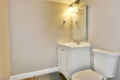 987 Hawkin Lane Aurora OH 44202