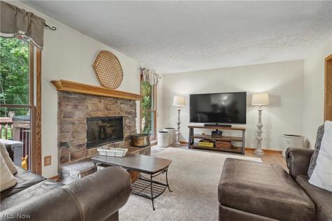 4587 Edgewater Stow OH 44224