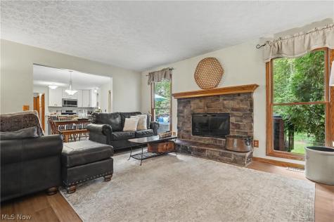 4587 Edgewater Stow OH 44224