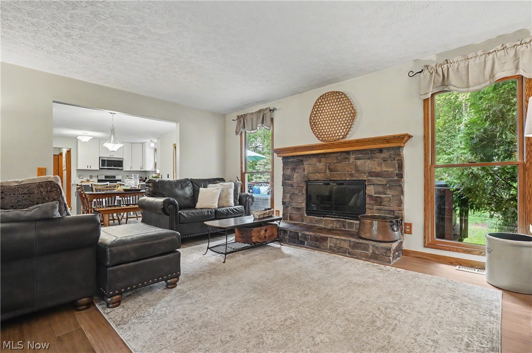 4587 Edgewater Stow OH 44224
