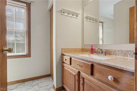 4587 Edgewater Stow OH 44224