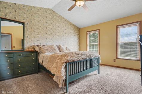 4587 Edgewater Stow OH 44224