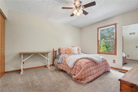 4587 Edgewater Stow OH 44224