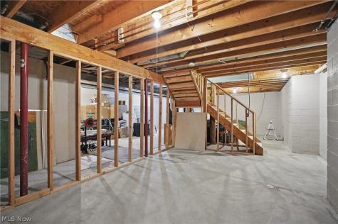 4587 Edgewater Stow OH 44224
