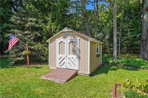 4587 Edgewater Stow OH 44224