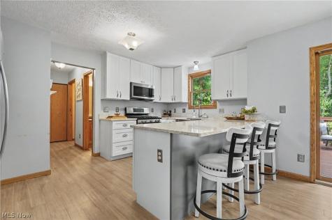 4587 Edgewater Stow OH 44224