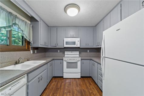 5911 Woodland Drive North Ridgeville OH 44039