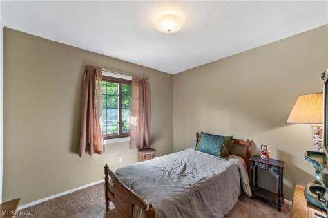 5911 Woodland Drive North Ridgeville OH 44039