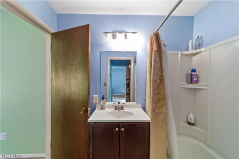 5911 Woodland Drive North Ridgeville OH 44039