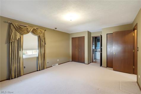 3317 Cherrywood Drive Norton OH 44203