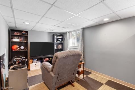 3595 Dauphin Drive NE Canton OH 44721