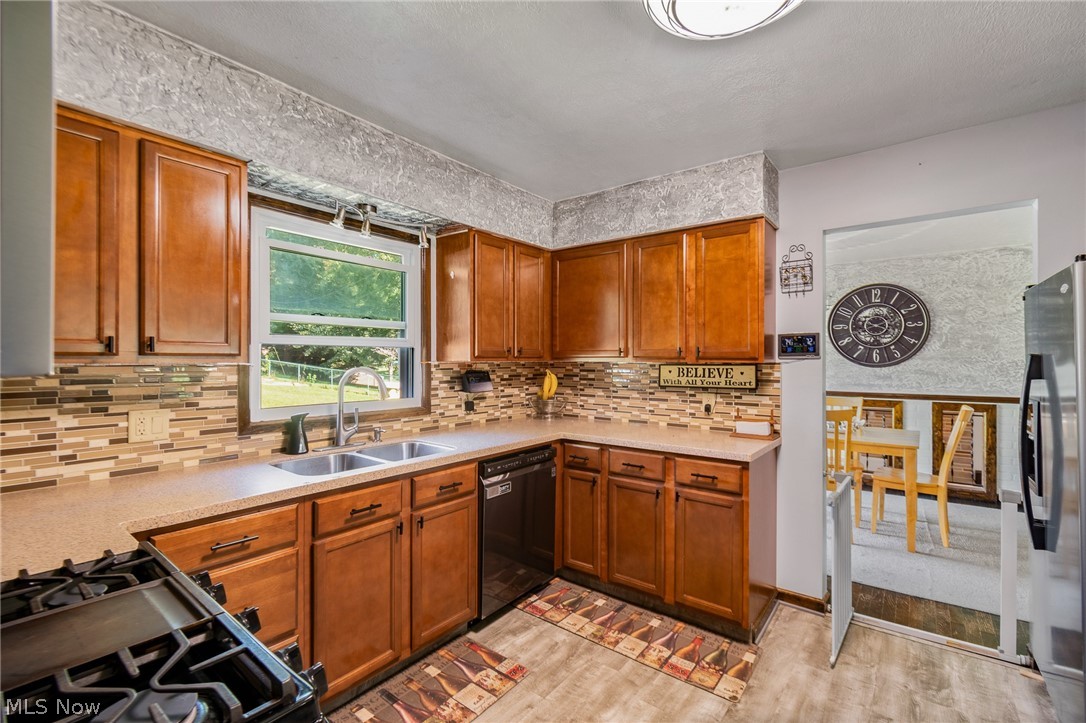 3595 Dauphin Drive NE Canton OH 44721