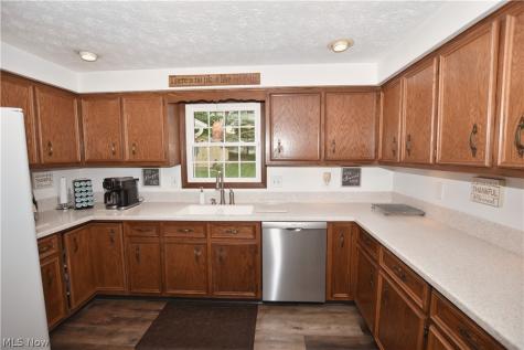 965 Norwich Avenue NW Massillon OH 44646