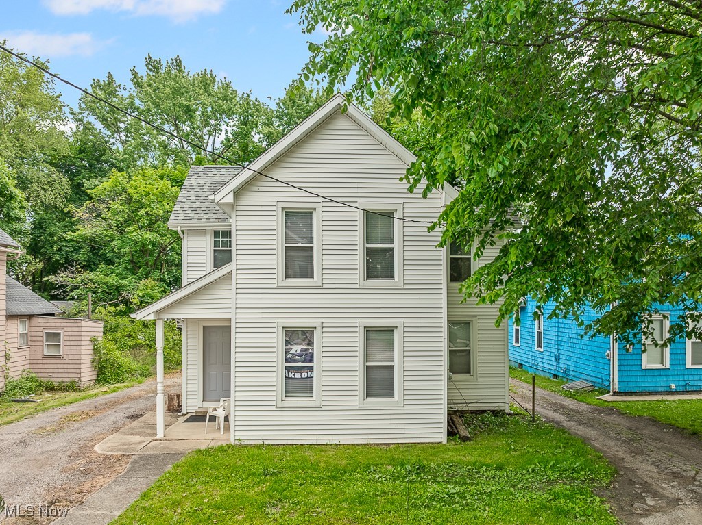 319 Sterling Court Akron OH 44304