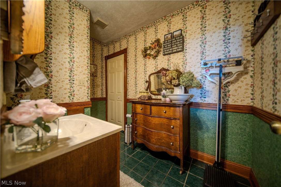 6549 Waterloo Road Atwater OH 44201