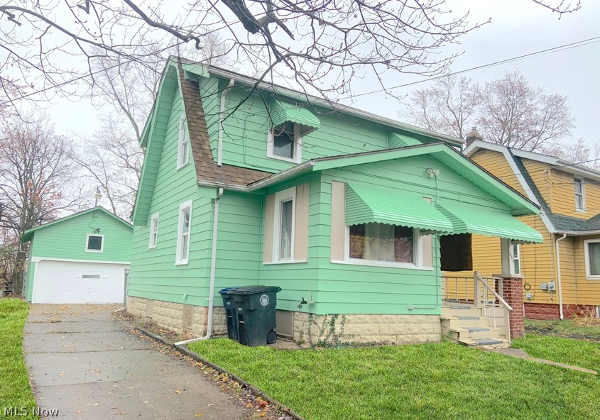 627 Roscoe Avenue Akron OH 44306