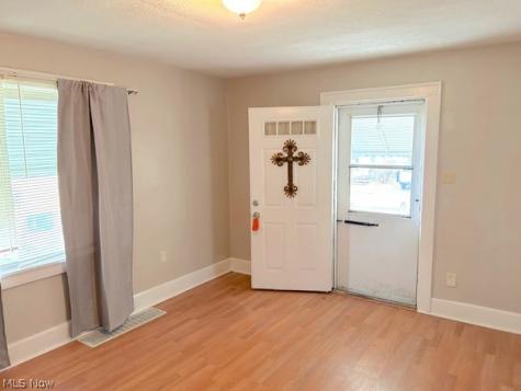 627 Roscoe Avenue Akron OH 44306