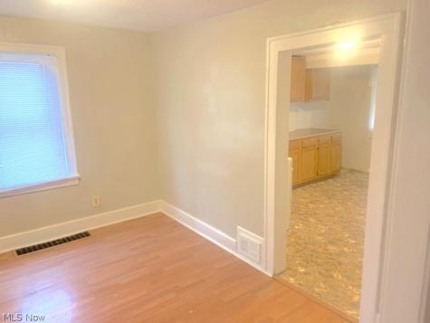 627 Roscoe Avenue Akron OH 44306