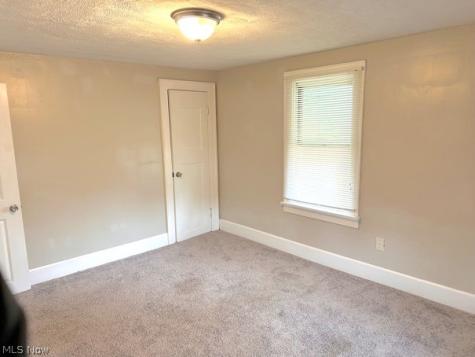 627 Roscoe Avenue Akron OH 44306