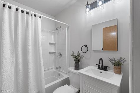 5203 Snow Road Parma OH 44134