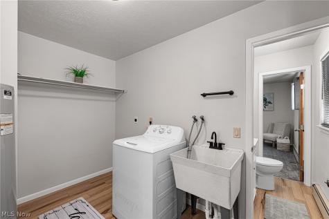 5203 Snow Road Parma OH 44134