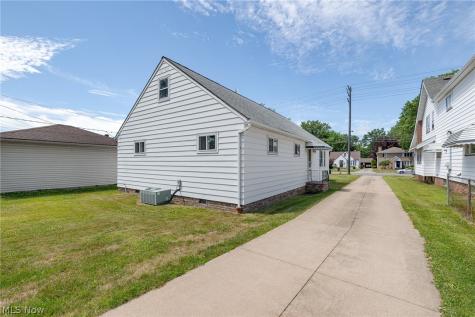 5203 Snow Road Parma OH 44134