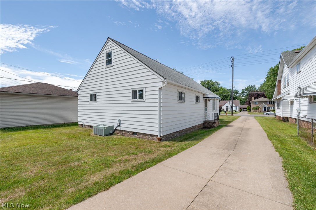 5203 Snow Road Parma OH 44134