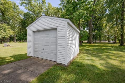5203 Snow Road Parma OH 44134